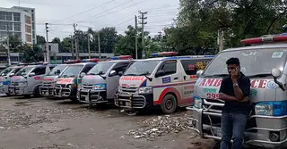 বরিশালে পার্কিং নিশ্চিতের দাবিতে আজও অ্যাম্বুলেন্স মালিক সমিতির ধর্মঘট